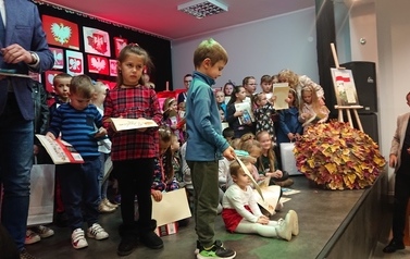 Wernisaż wystawy "Tu wszędzie jest moja Ojczyzna", Konkurs plastyczny "Najpięknieszy Orzeł - Godło Polski" 8