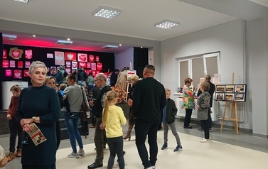 Wernisaż wystawy "Tu wszędzie jest moja Ojczyzna", Konkurs plastyczny "Najpięknieszy Orzeł - Godło Polski" 39